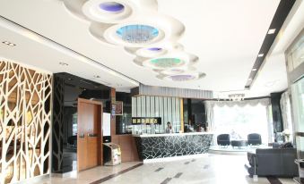 Xiaolan Yinhe Business Hotel
