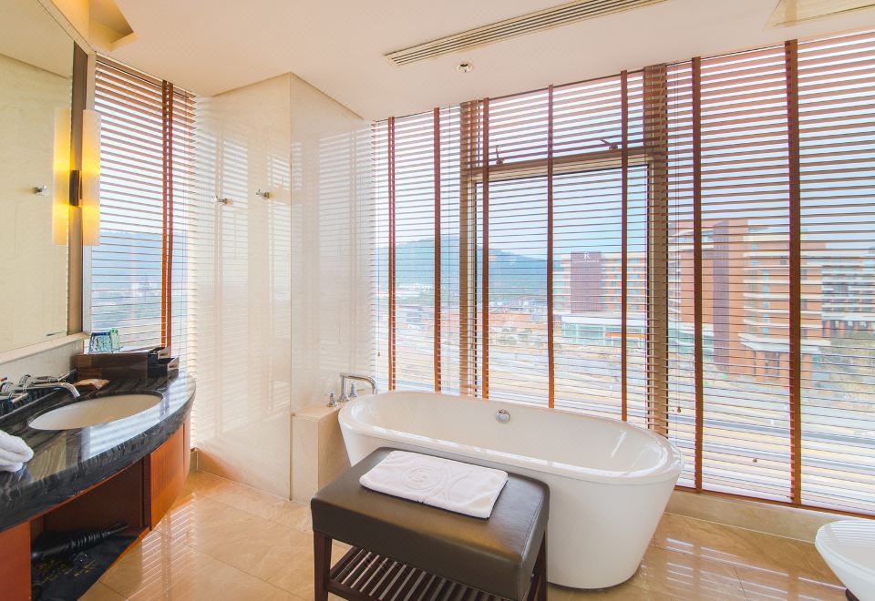 漁洋山景大床房