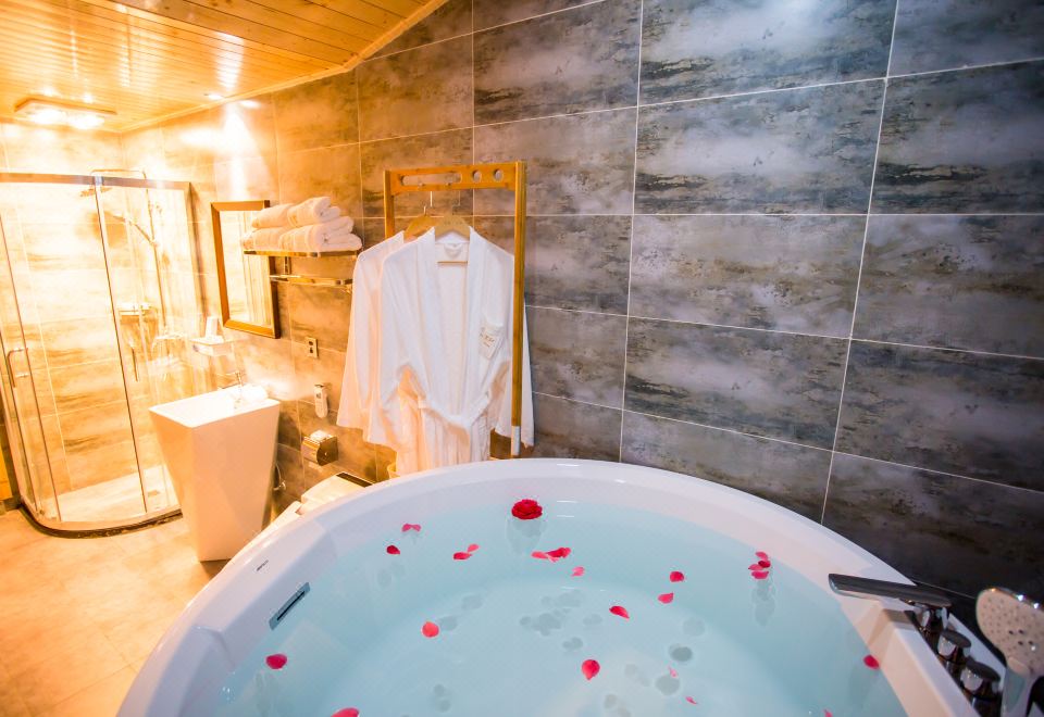 Guestroom - Double Occupancy