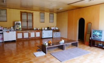Jeju Oreum Guesthouse