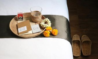 Elefin Bed & Breakfast Bangkok