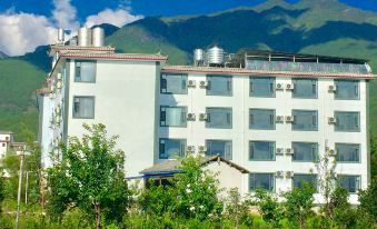 Home Hotel (Lijiang Sanyi International Airport)