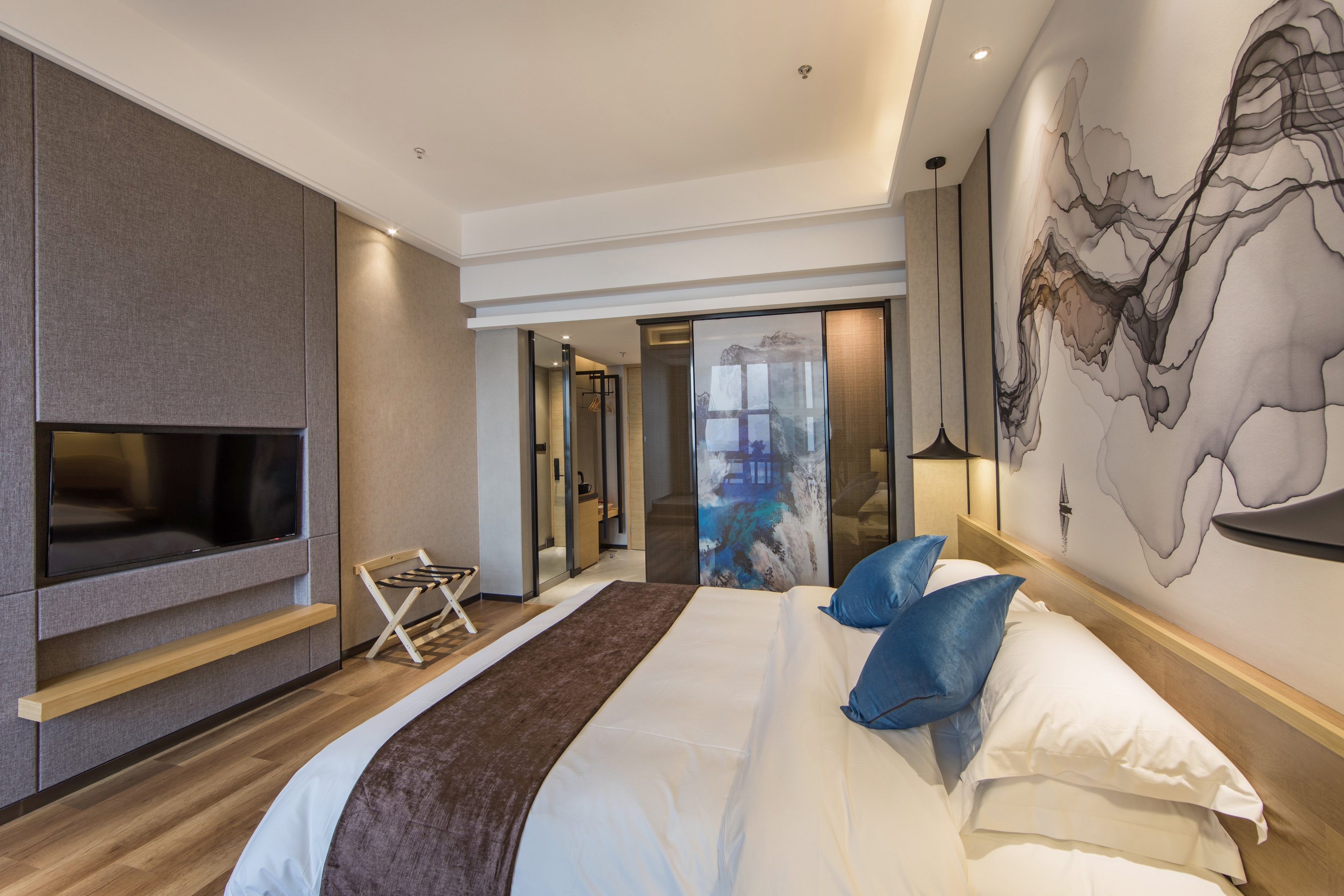 悦享榻榻米房（高空落地城景+情侣大床）