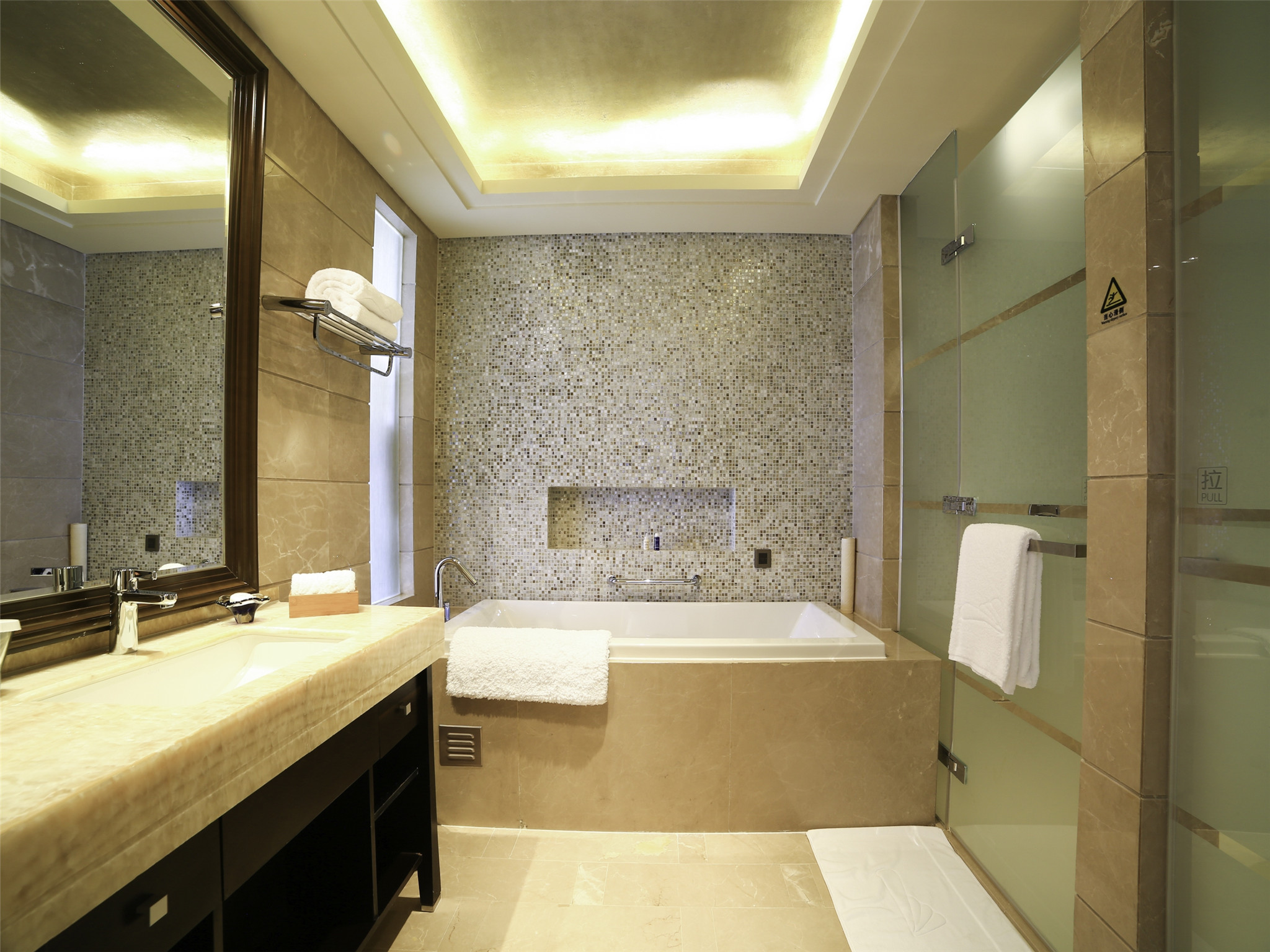 豪华行政海景贵宾套房