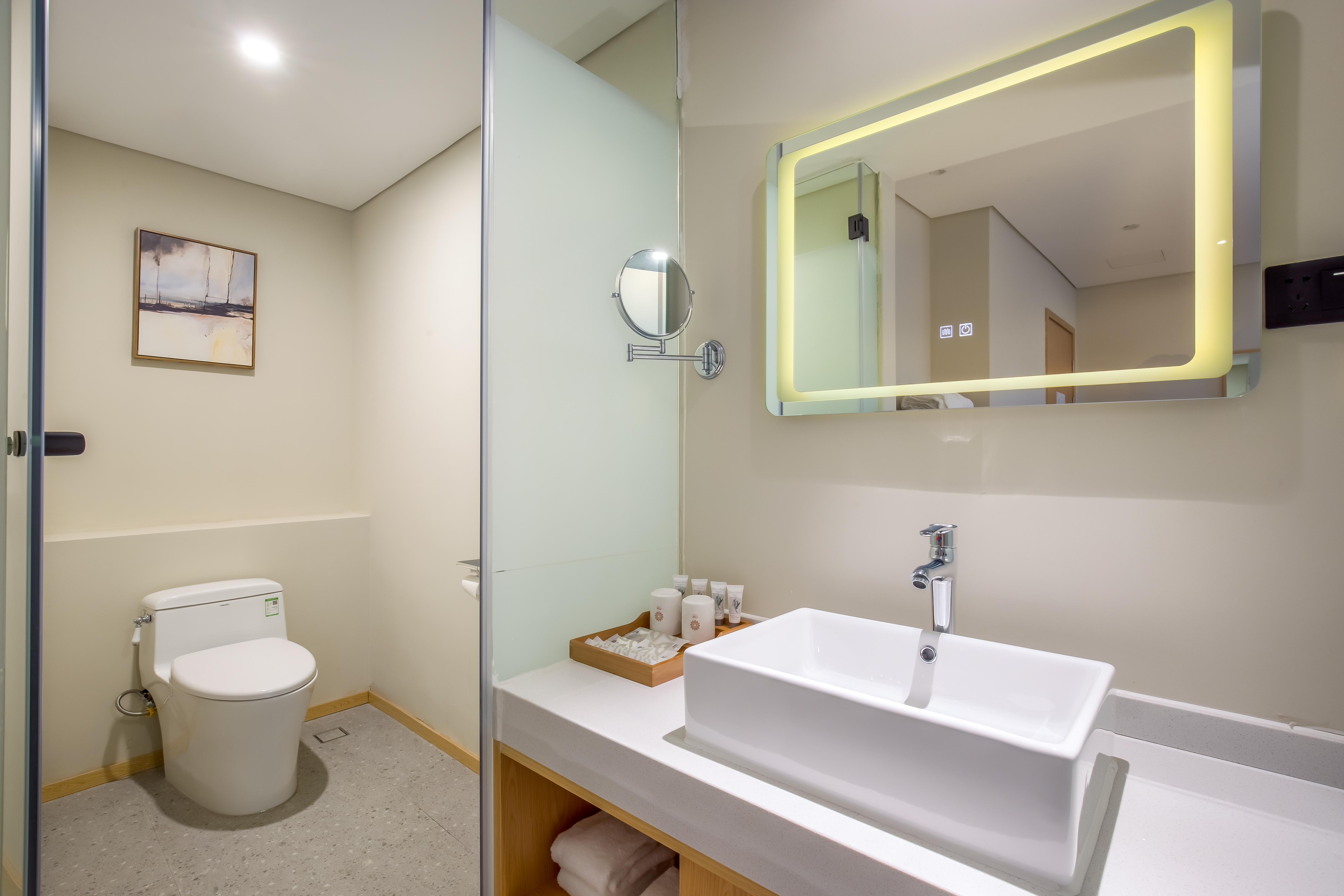 Floral Hotel · Memorize Scene Yangshuo West Street hotel山景大床房『电视可投屏』