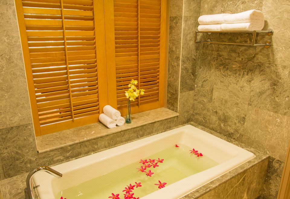 地中海溫泉八房別墅（含私家湯池）