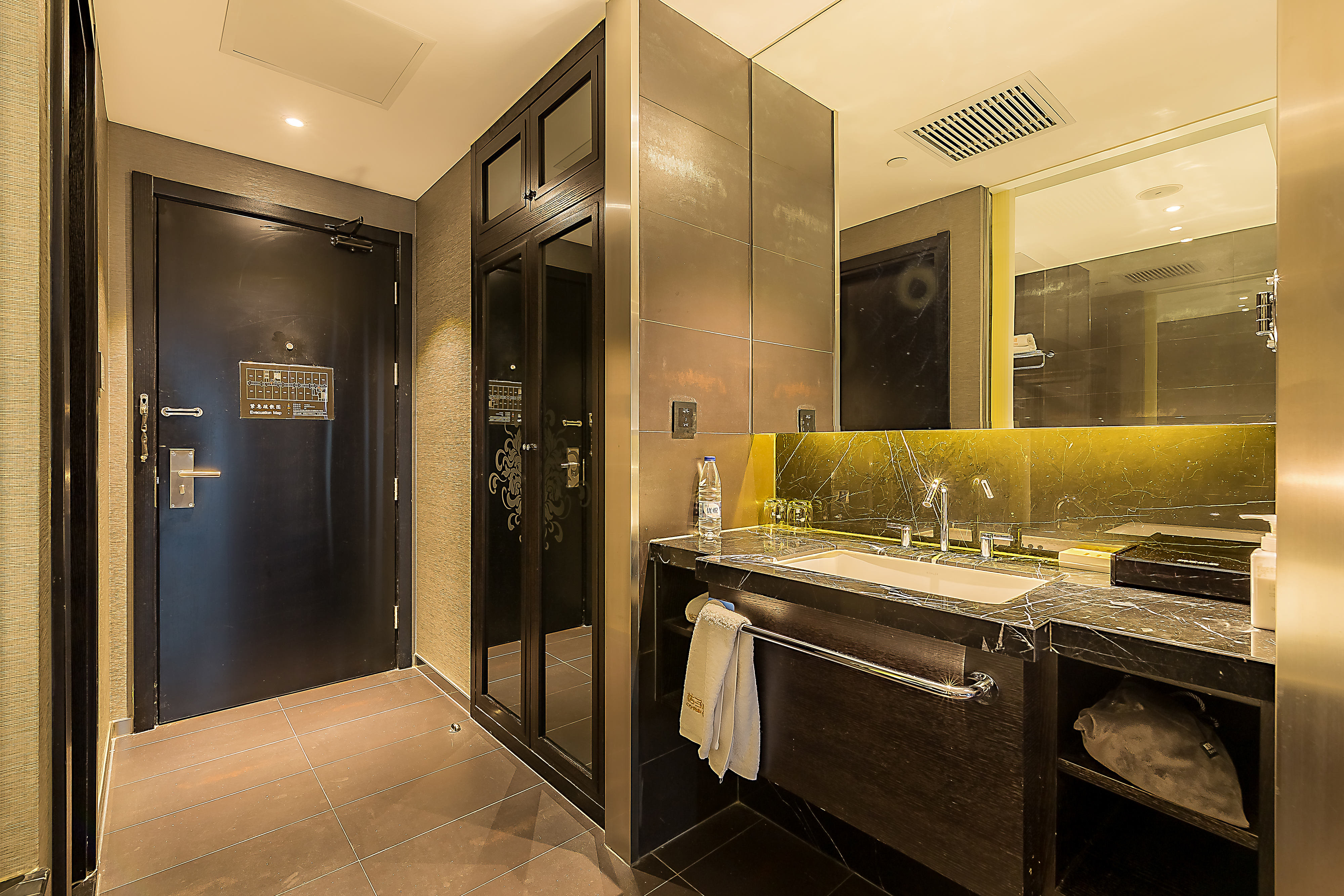 金色庄园（电视投屏+小冰箱）