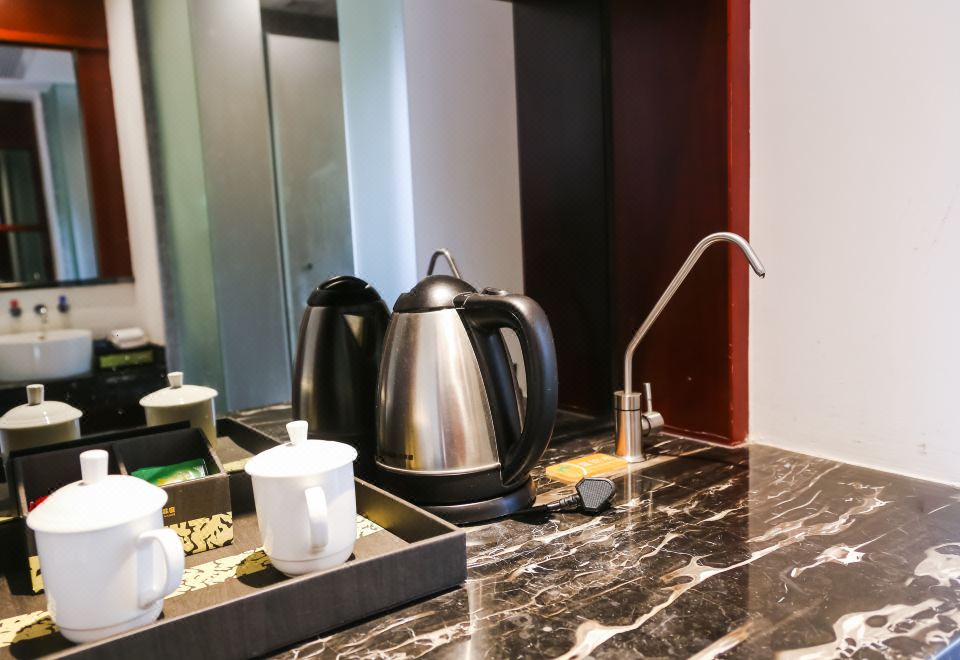 高级大床房（无窗）