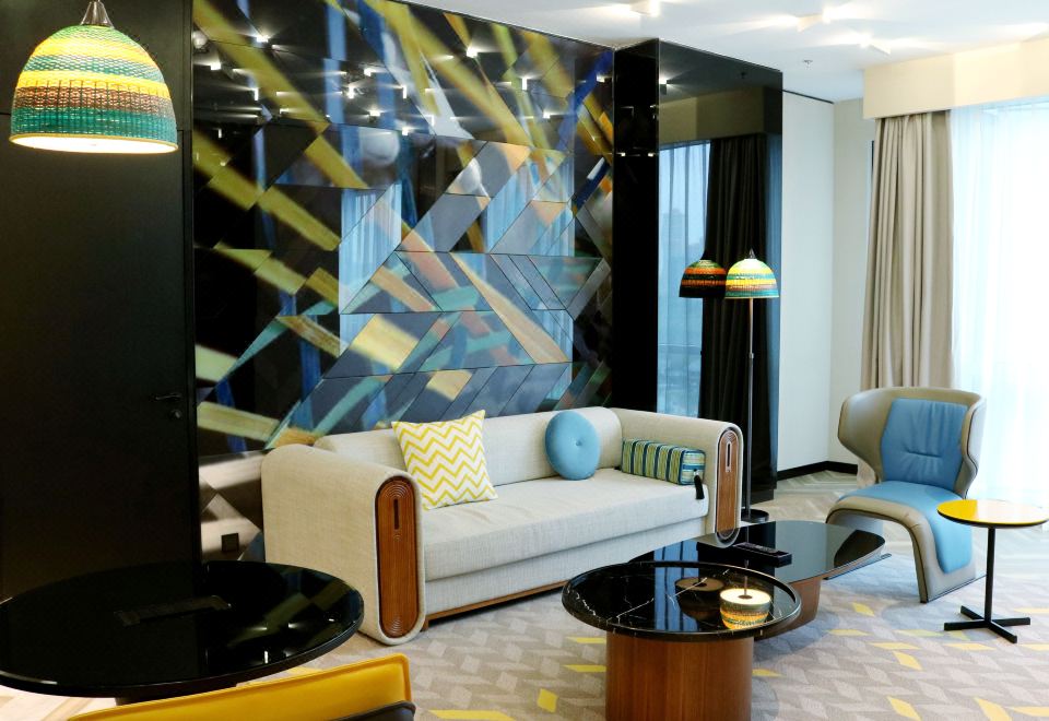 行政套房（家庭适用+电视机位可旋转45°）