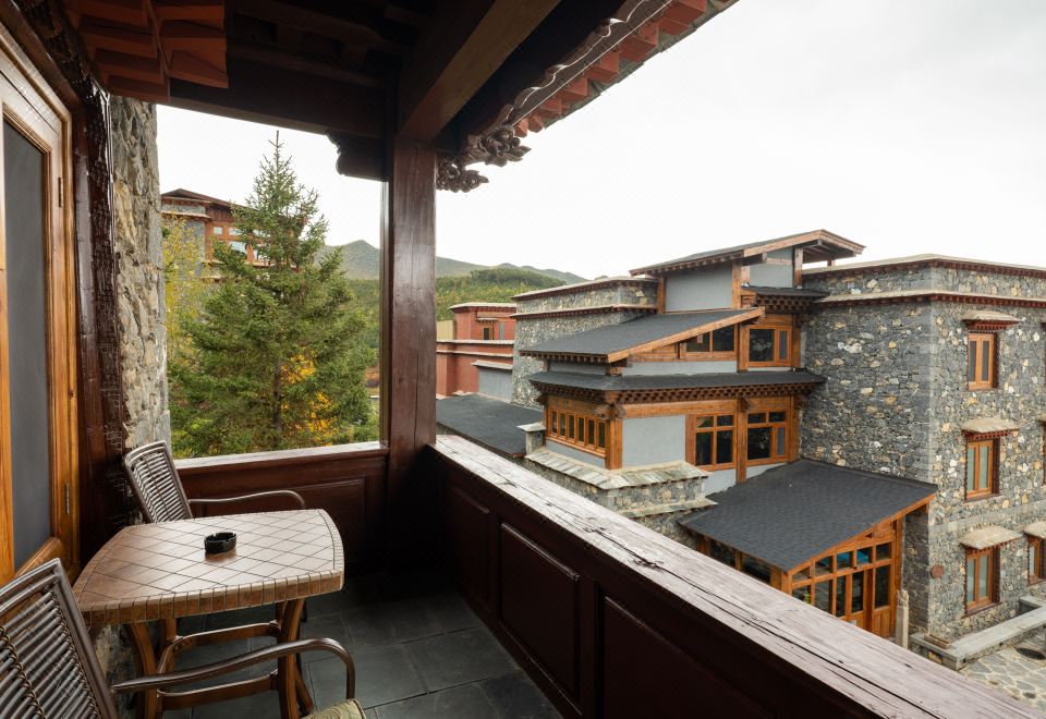 Songtsam Shangri-la LinkaDeluxe Double Room