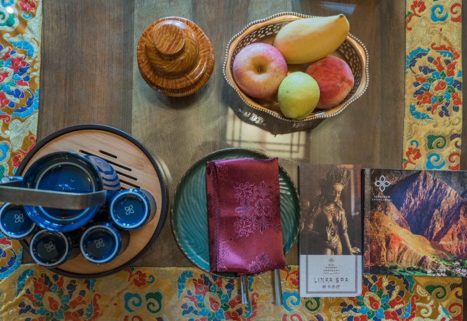 Songtsam Shangri-la LinkaDeluxe Double Room