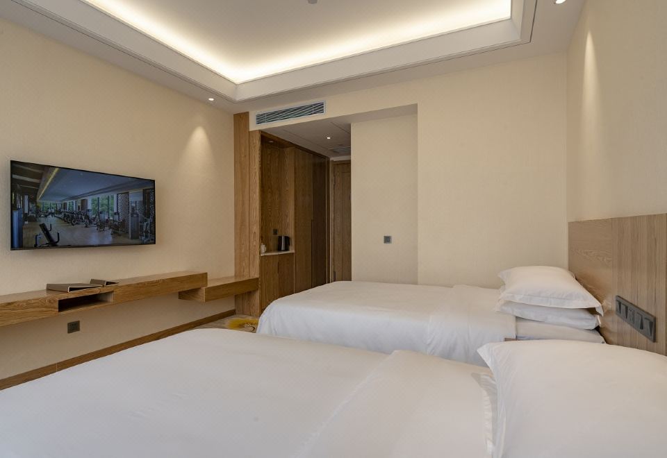 Tianhe Hotel DunhuangBuilding 5.6 Light Luxury Twin Room