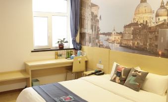 Pai Hotel (Harbin North Station University City Poseidon water world store) - Housity