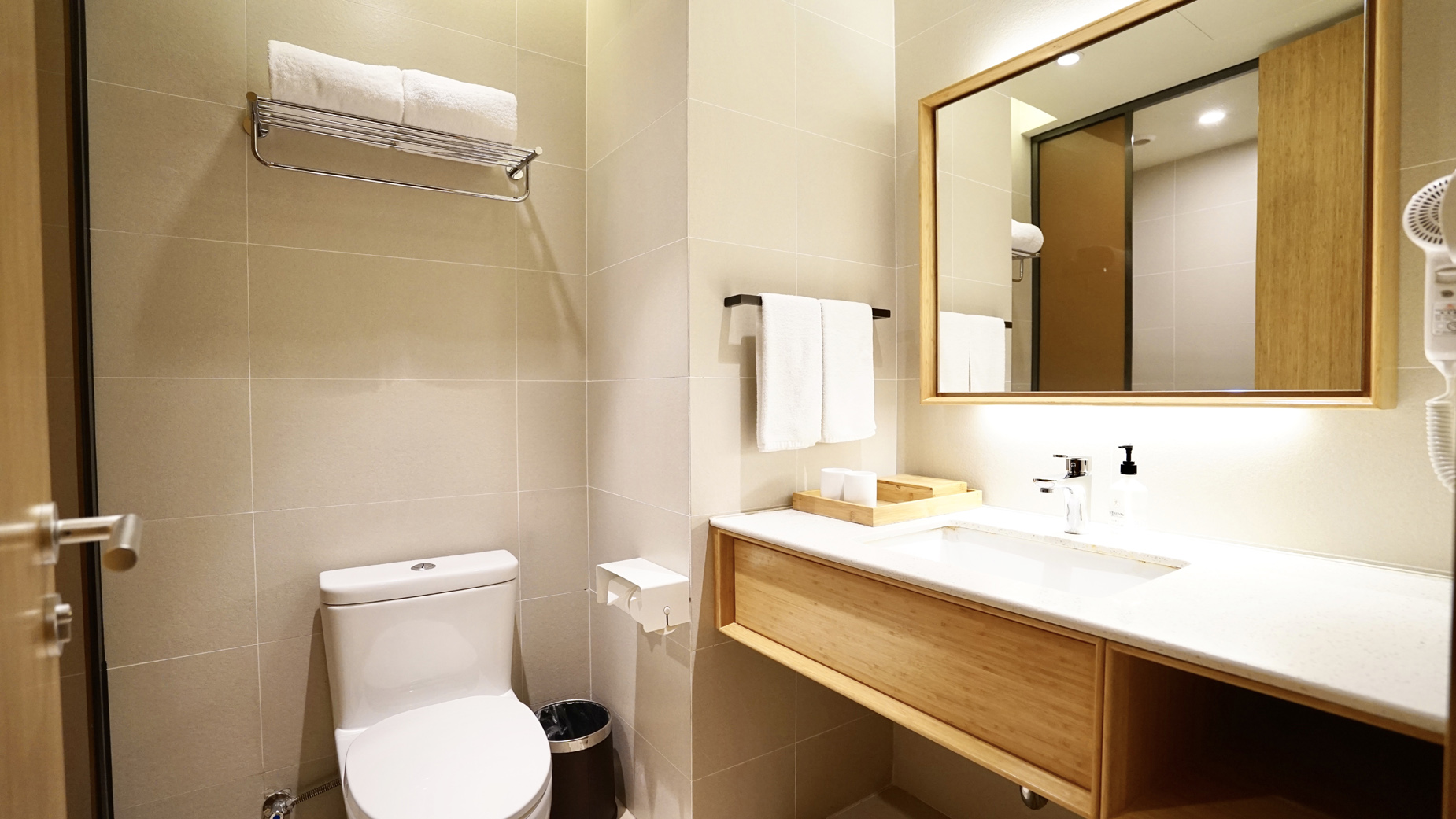 高级大床房（投屏电视）