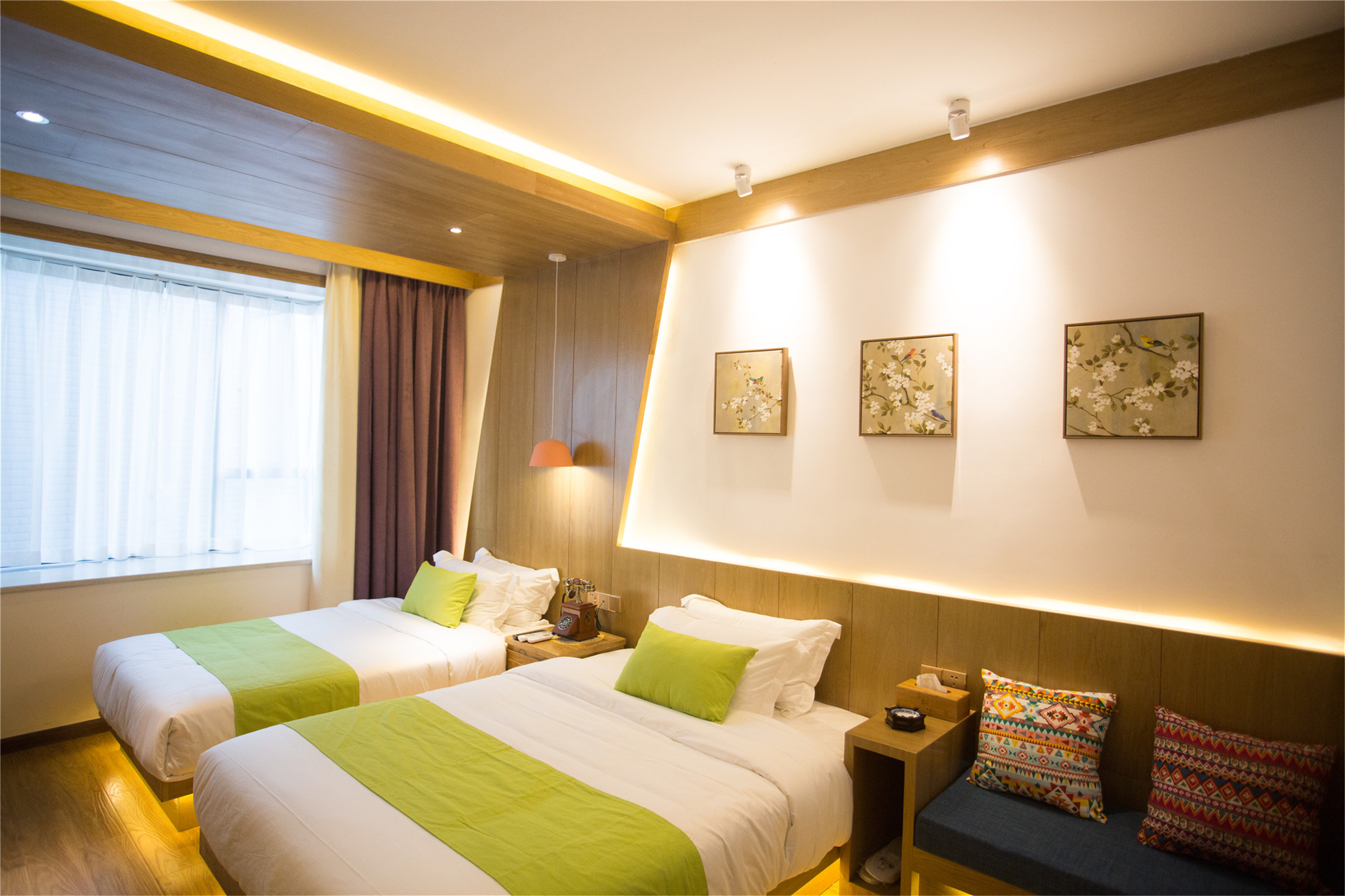 日斜林靜親子房