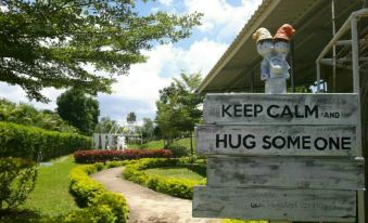 Hug Station Resort