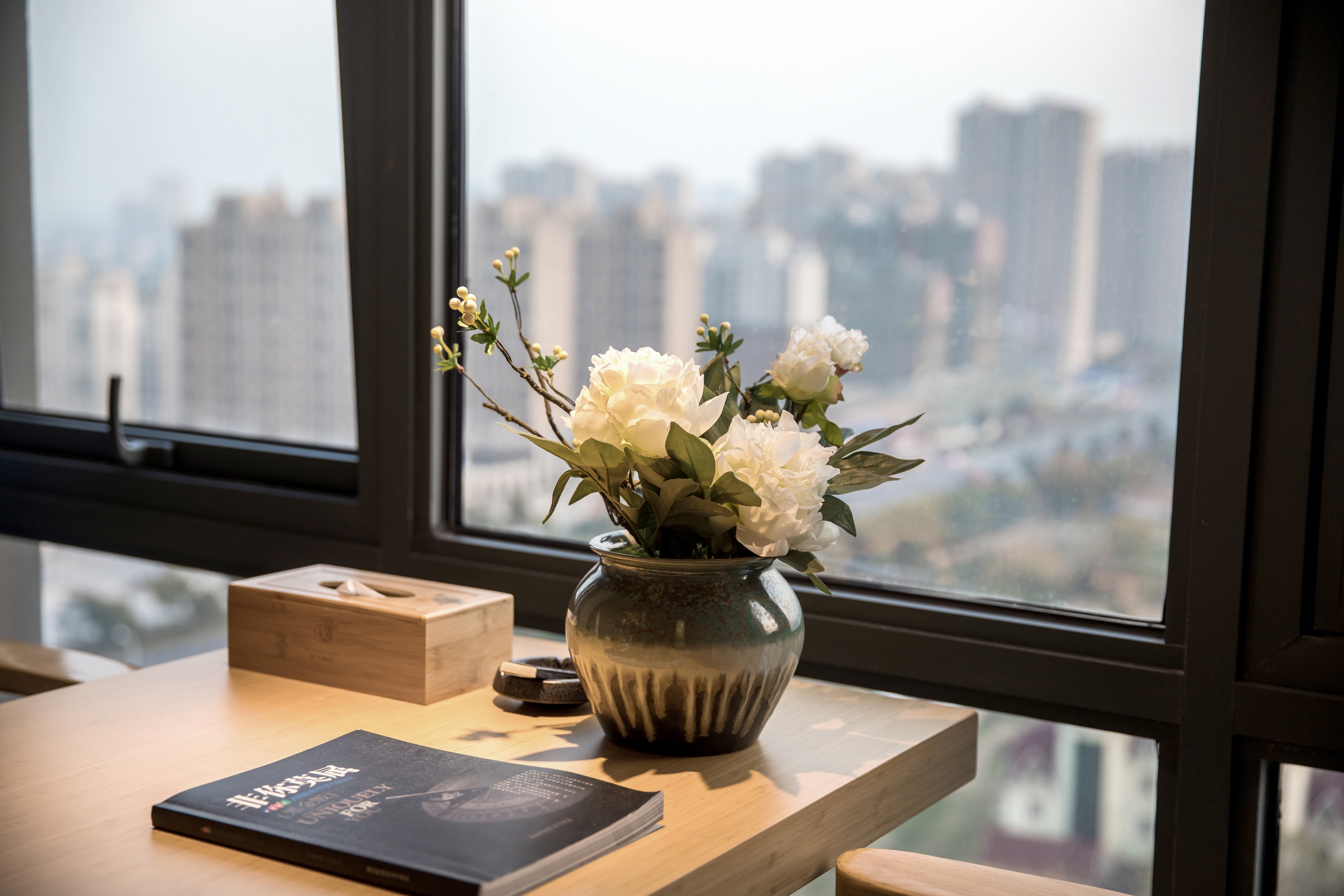 悦享榻榻米房（高空落地城景+情侣大床）