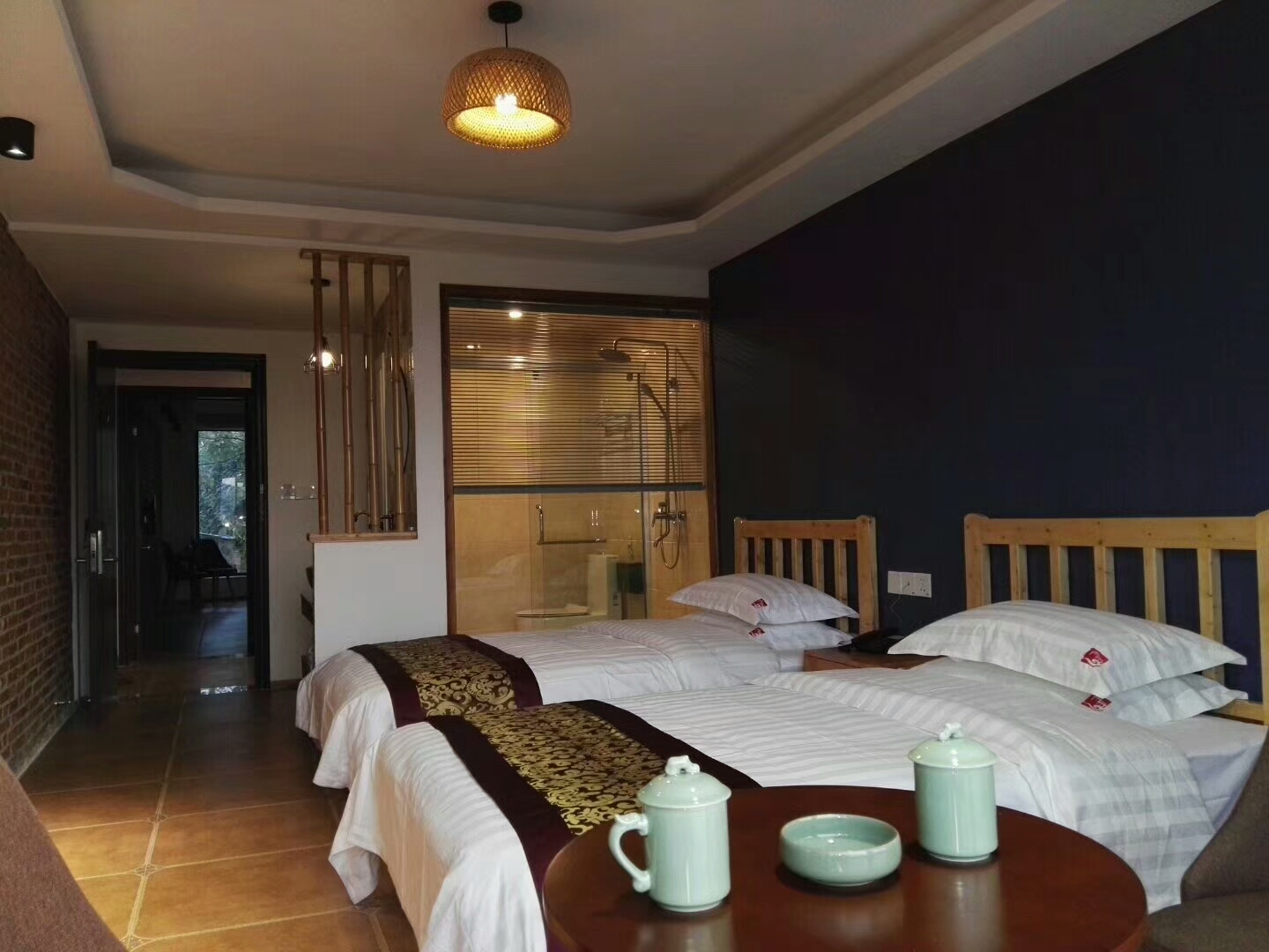 榻榻米山景雙床房