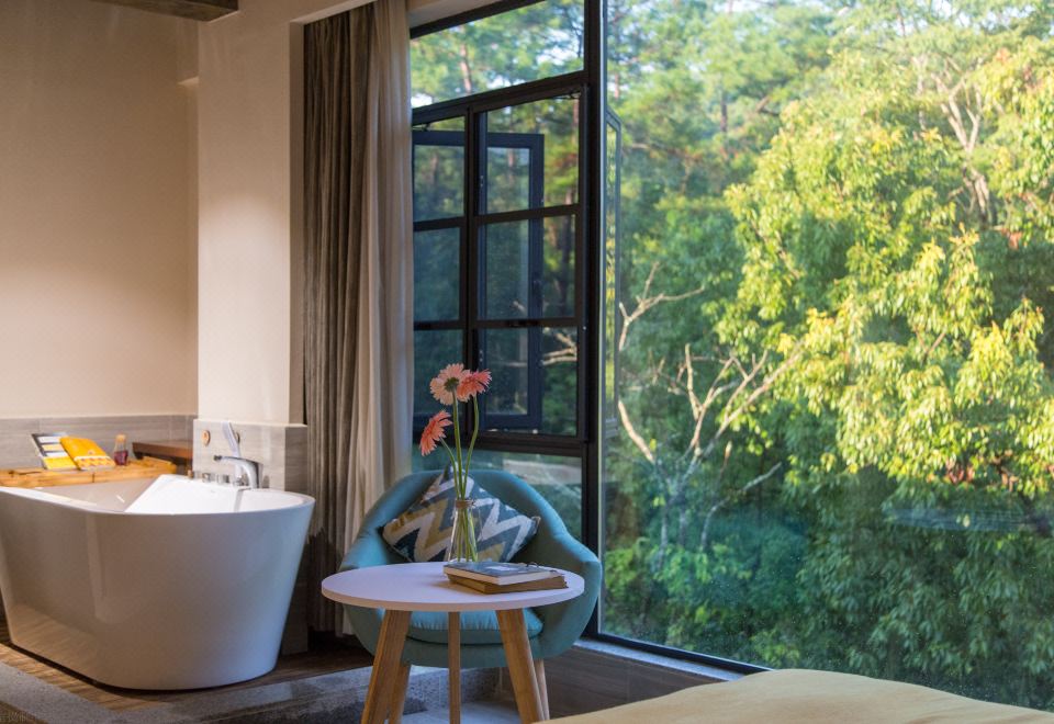 Xiangtu Stories ManorForest Loft Suite (Bathtub)