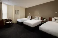 The Victoria Hotel โรงแรมใน