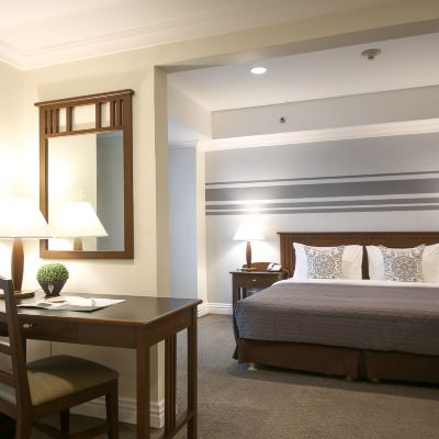 One-Bedroom Suite Infinity Tower Suites Promo Code