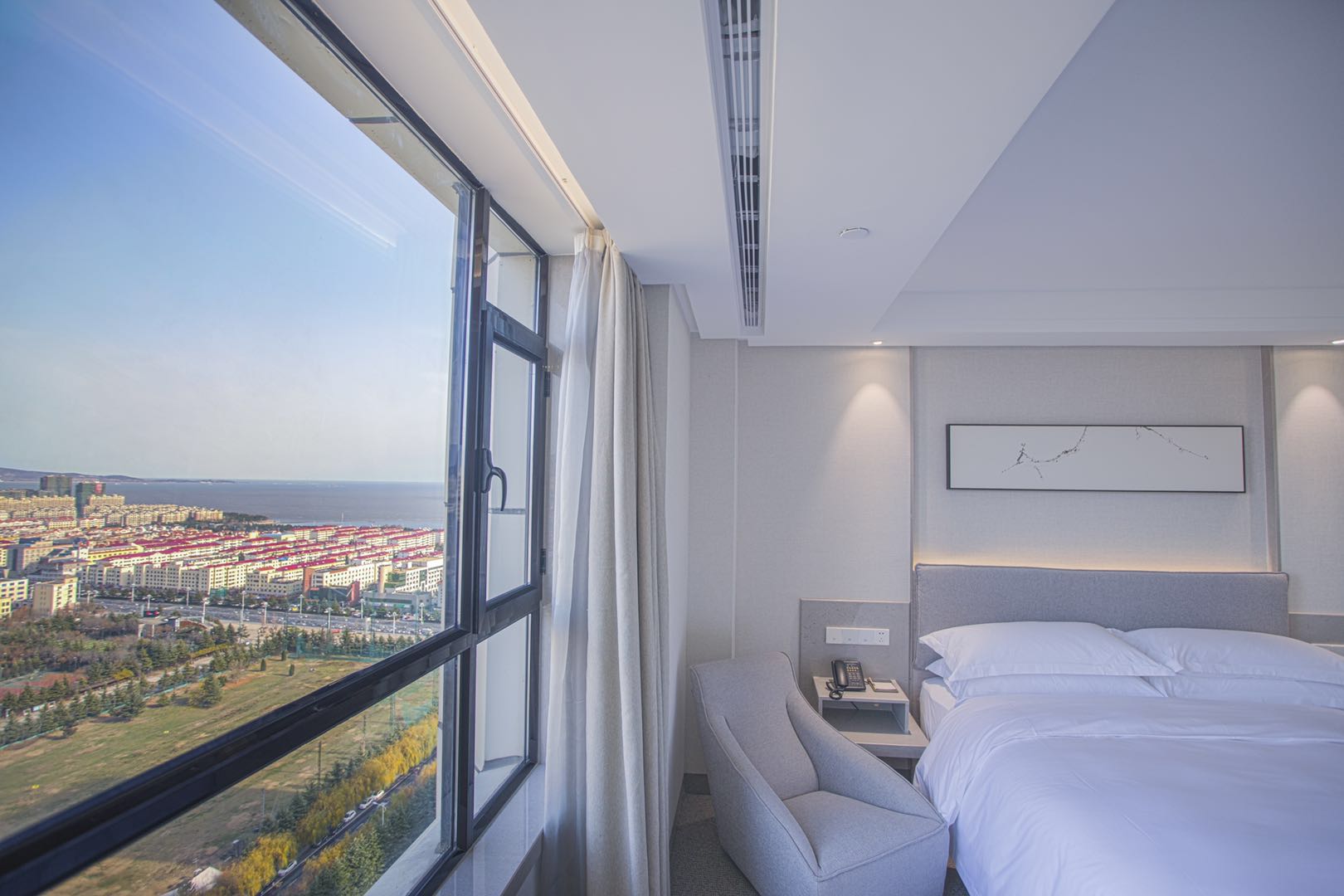 Sylvia Hotel豪华海景大床房（地暖）