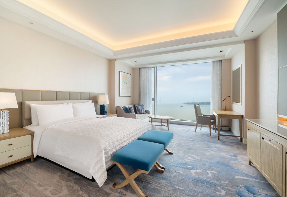 高空俱樂部180度全湖景大床房