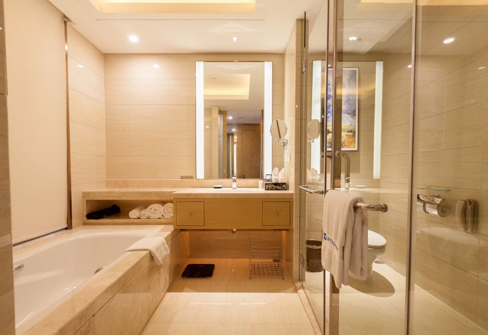 至尊豪华大床房【高居揽胜+俯瞰繁城】