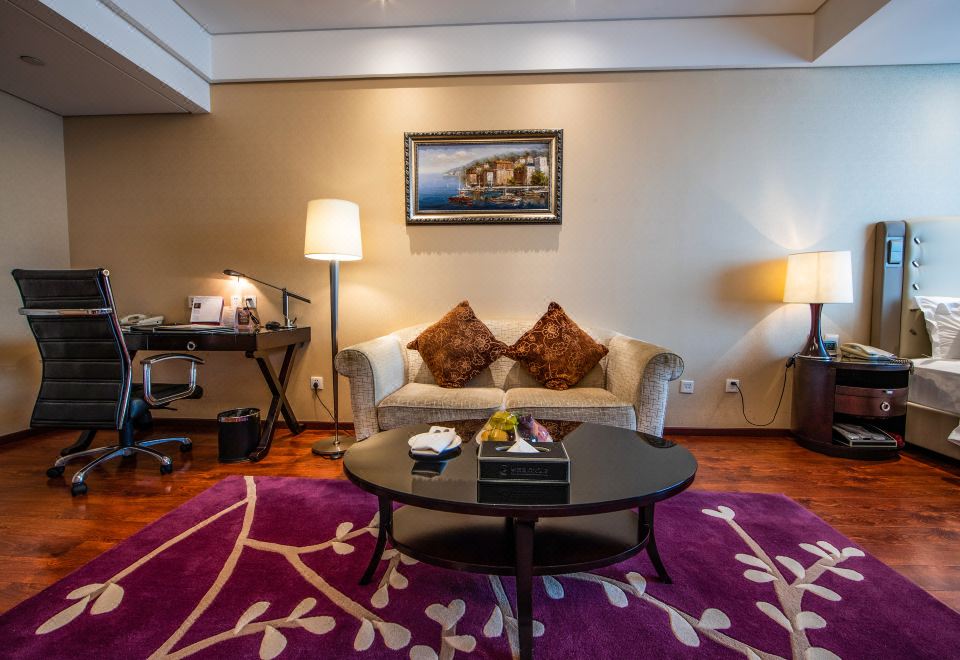 Hua Bin International HotelBusiness Forbidden City Room