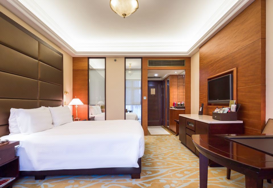 豪华商务大床房