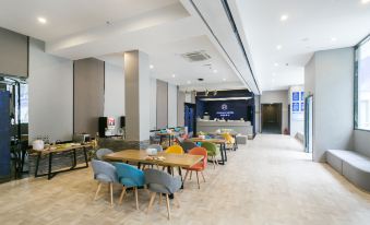 Licheng Hotel (Shaoxing Keqiao China Textile City Subway Station Branch)