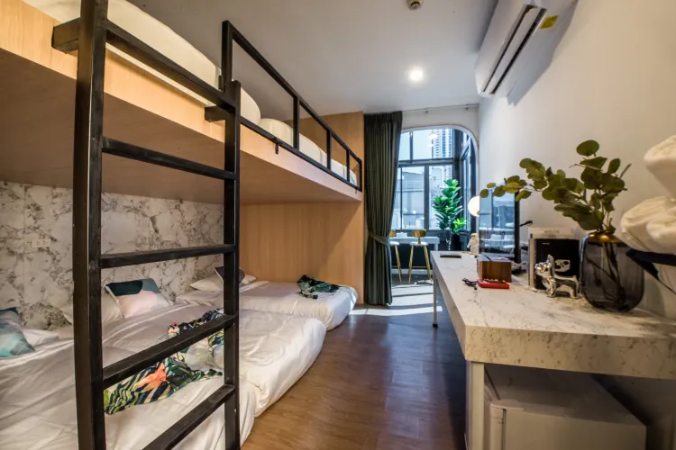 ห้องครอบครัวพร้อมสวนดาดฟ้าส่วนตัว (เตียงเดี่ยว 6 เตียง) ห้ามสูบบุหรี่