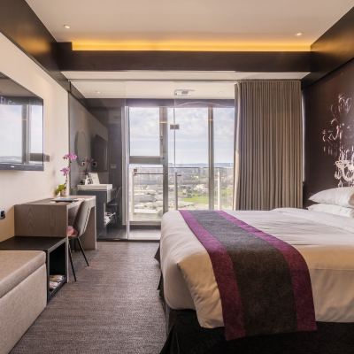 輕奢降板雙人房（一大床） 余舍行旅優惠