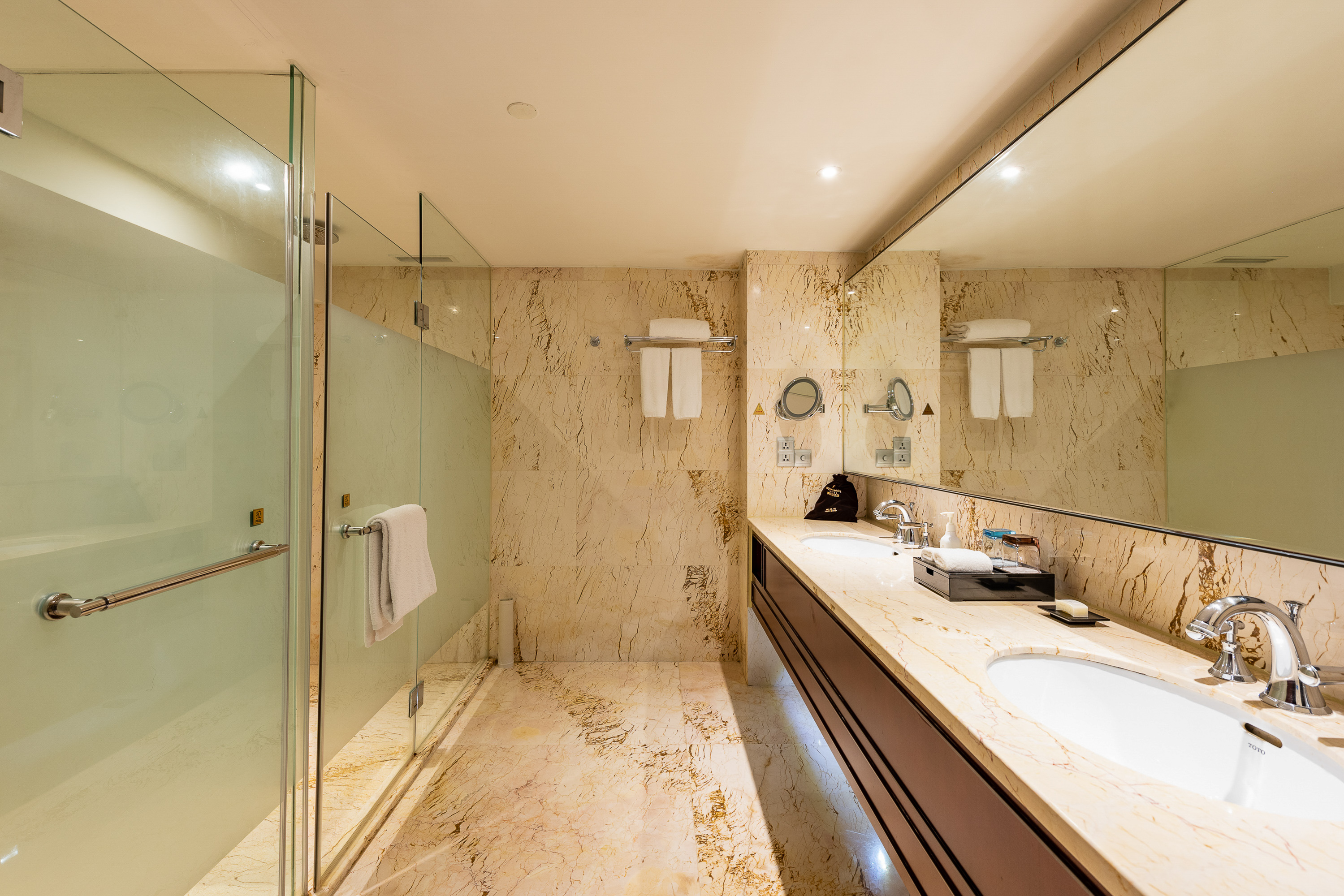 River & Holiday Hotel ChongQingLOFT套房