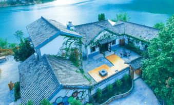 Yunliwuli Inn (Lakeside House, Songcun, Qiandao Lake)