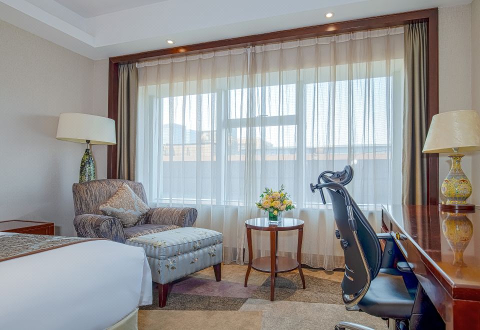 豪華廣場大床客房