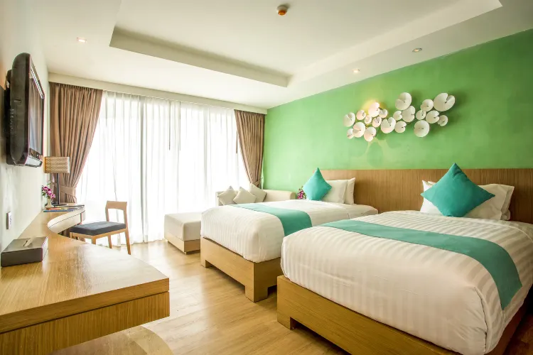 ห้องดีลักซ์ พร้อมทางลงสระว่ายน้ำ