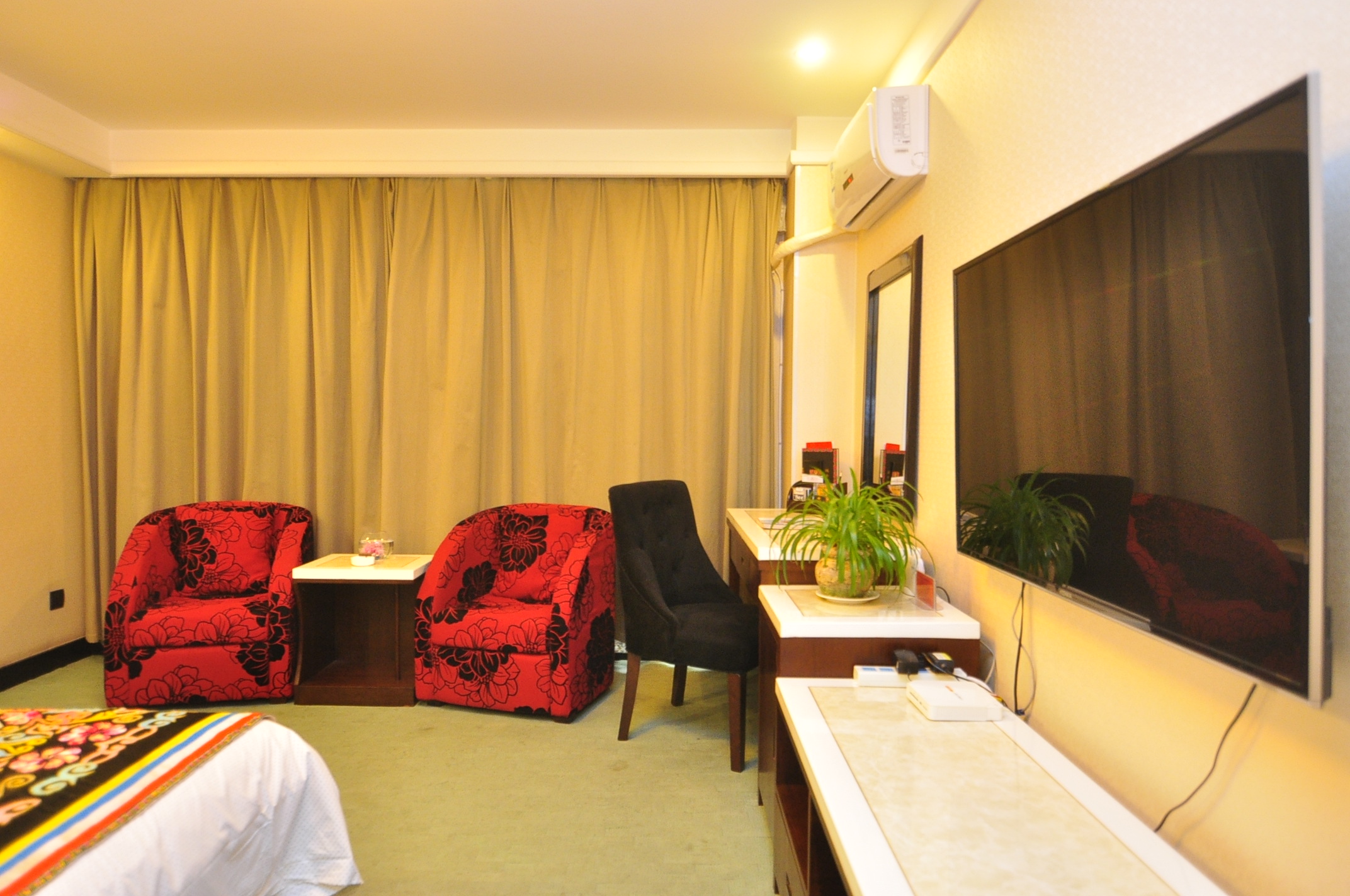 豪华大床房（空调）