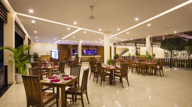 Diamond Bay Condotel Resort Nha Trang Dining/Restaurant
