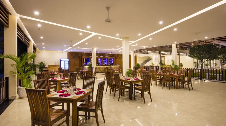 Diamond Bay Condotel Resort Nha Trang 食事・レストラン