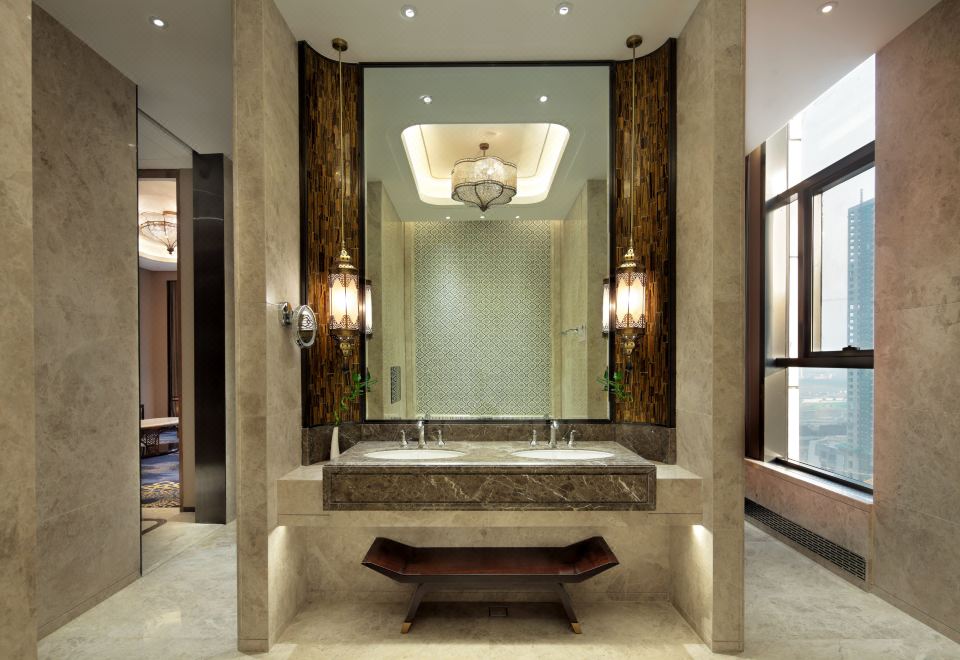 豪华套房 （奢享空间+深睡床垫+加湿器+高端洗护品）