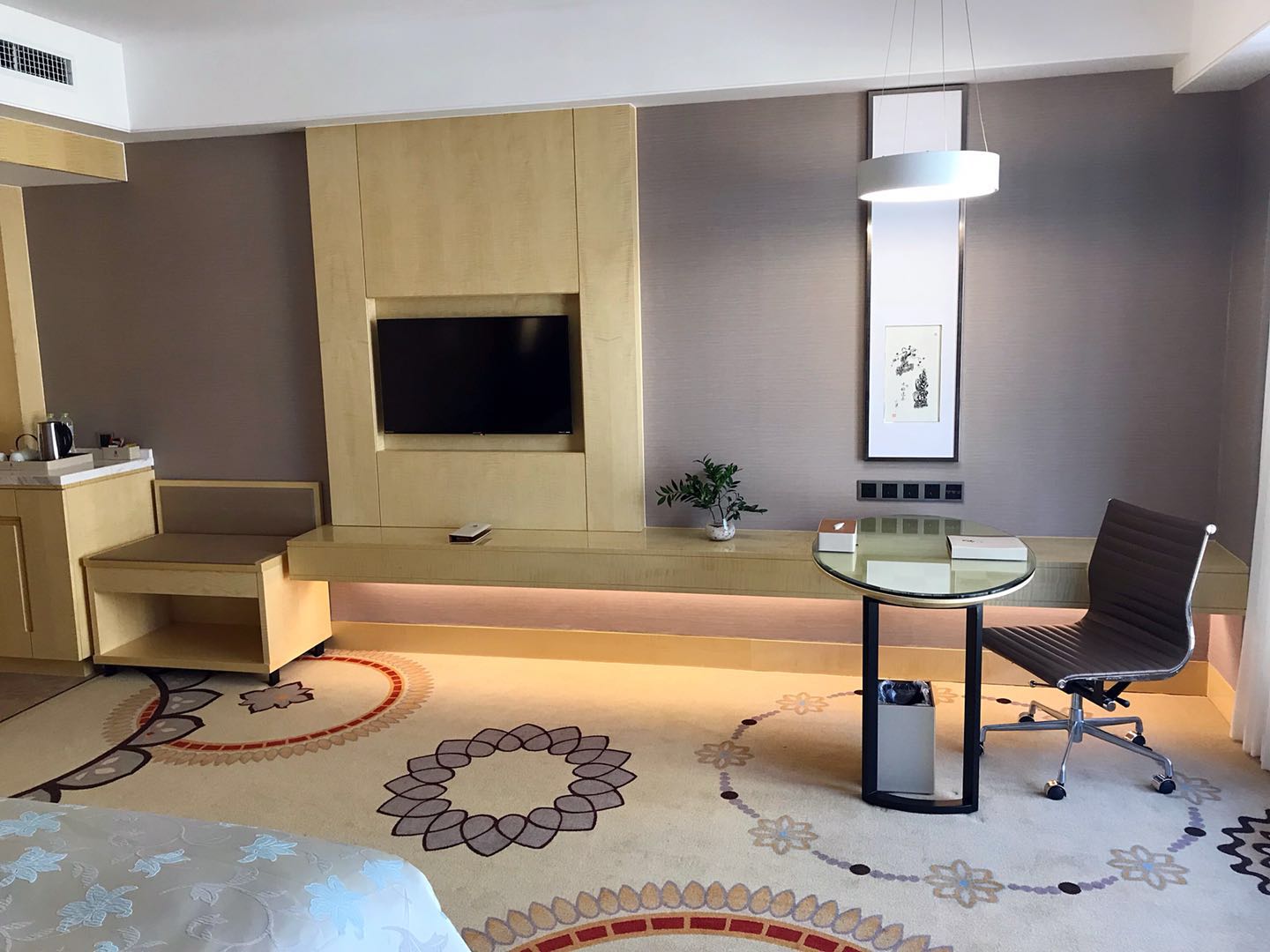 舒雅·城景大床房（休闲沙发+办公桌）