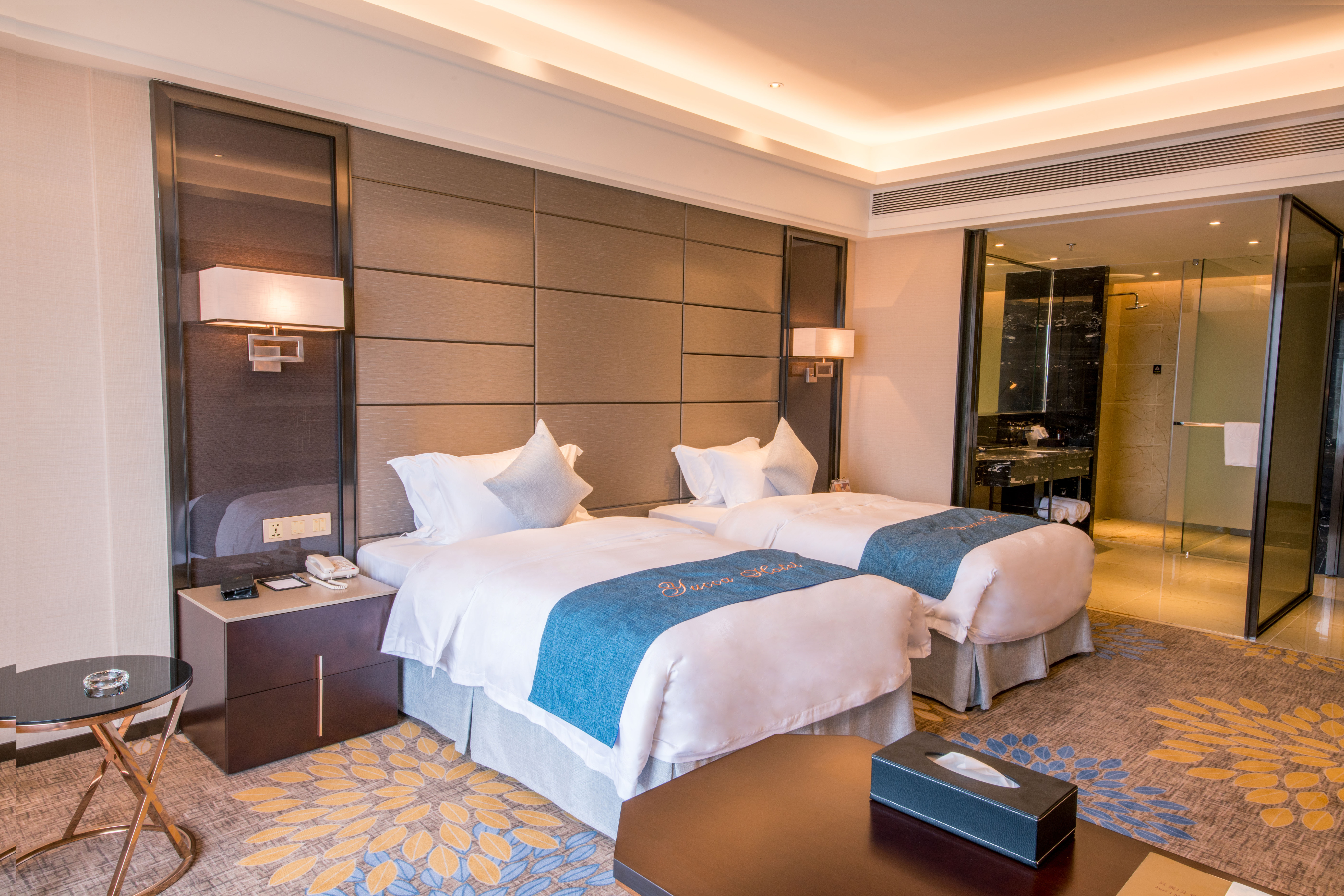 逸享|高级双床房「亲肤浴袍?高档床垫」