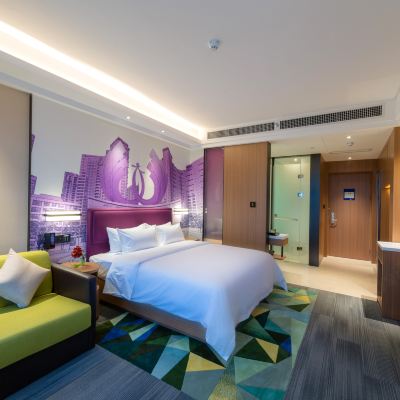 豪華大床房（帶梳化床） 清遠鳳城希爾頓歡朋酒店優惠