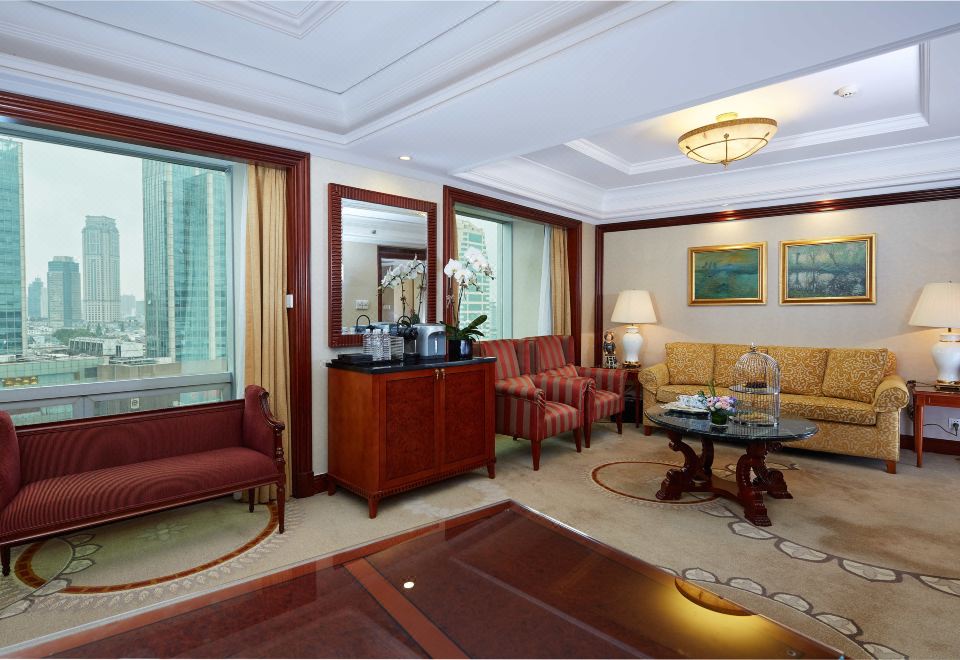 行政豪華湖景套房