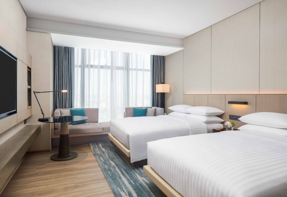 Courtyard by Marriott Shenzhen BaoanDeluxe Guest Room, 2 Double