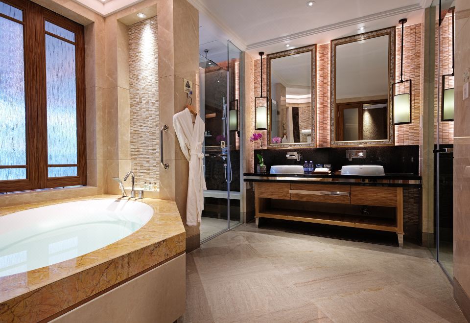 山景温泉双床房-私家泡池-认证温泉水入房-景观阳台-独立浴缸