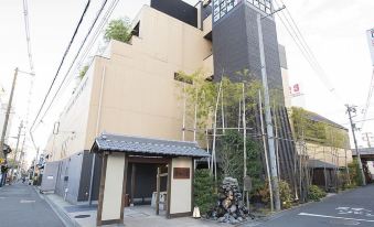 Tsuru House