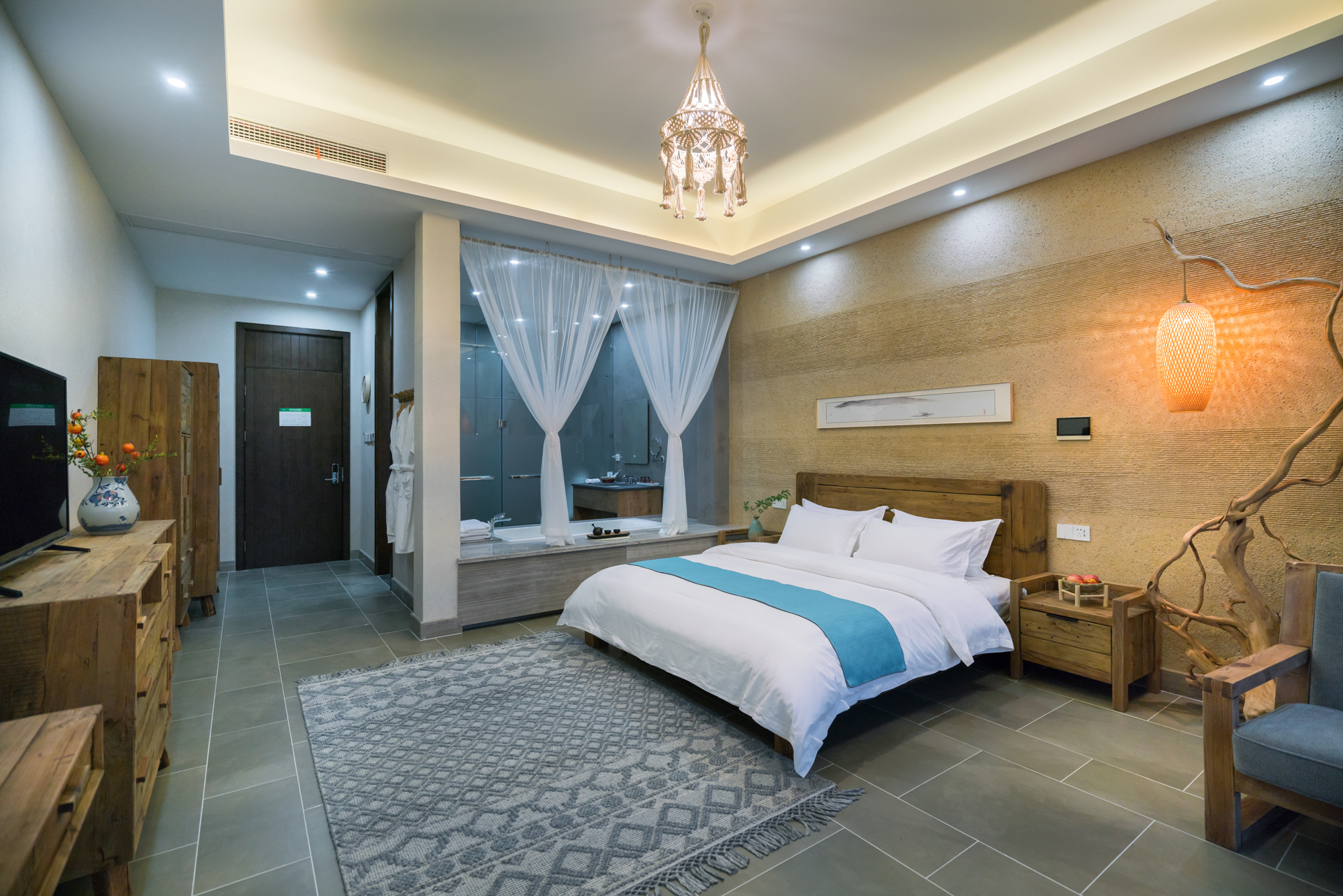 Cloud Mist Double Bed Room With 2nd Floor Lake-View Outdoor Balcony + Private Bathtub + Infinity Pool