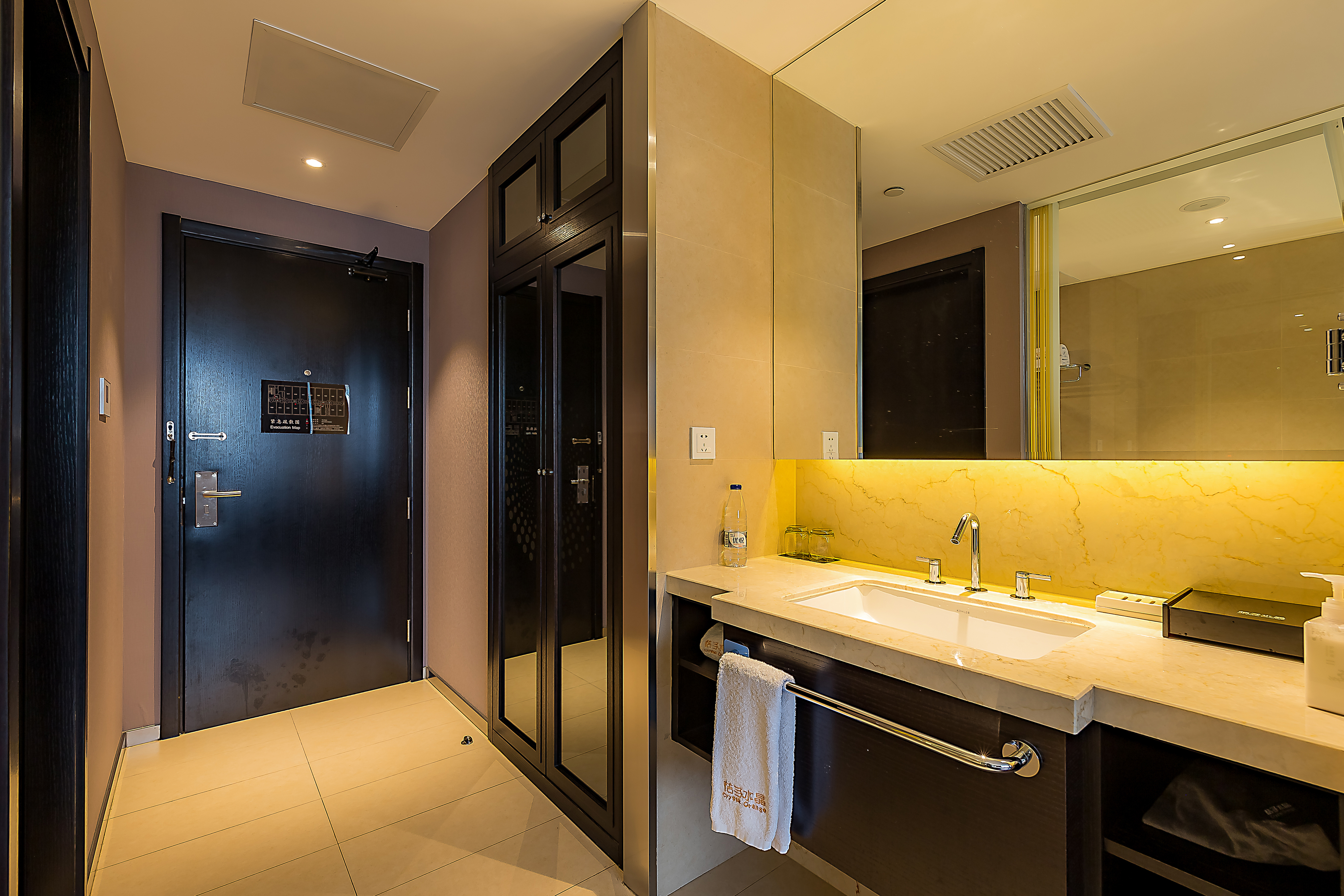 水晶豪华大床房（电视投屏+小冰箱）